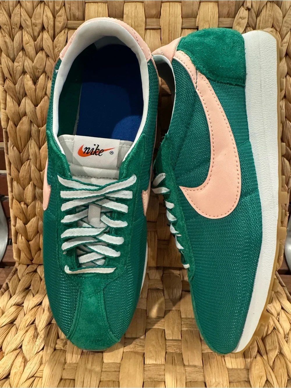 Nike NWOT Women's shoes size 12 Retro Runner Sneakers LD-1000 IF1761-300